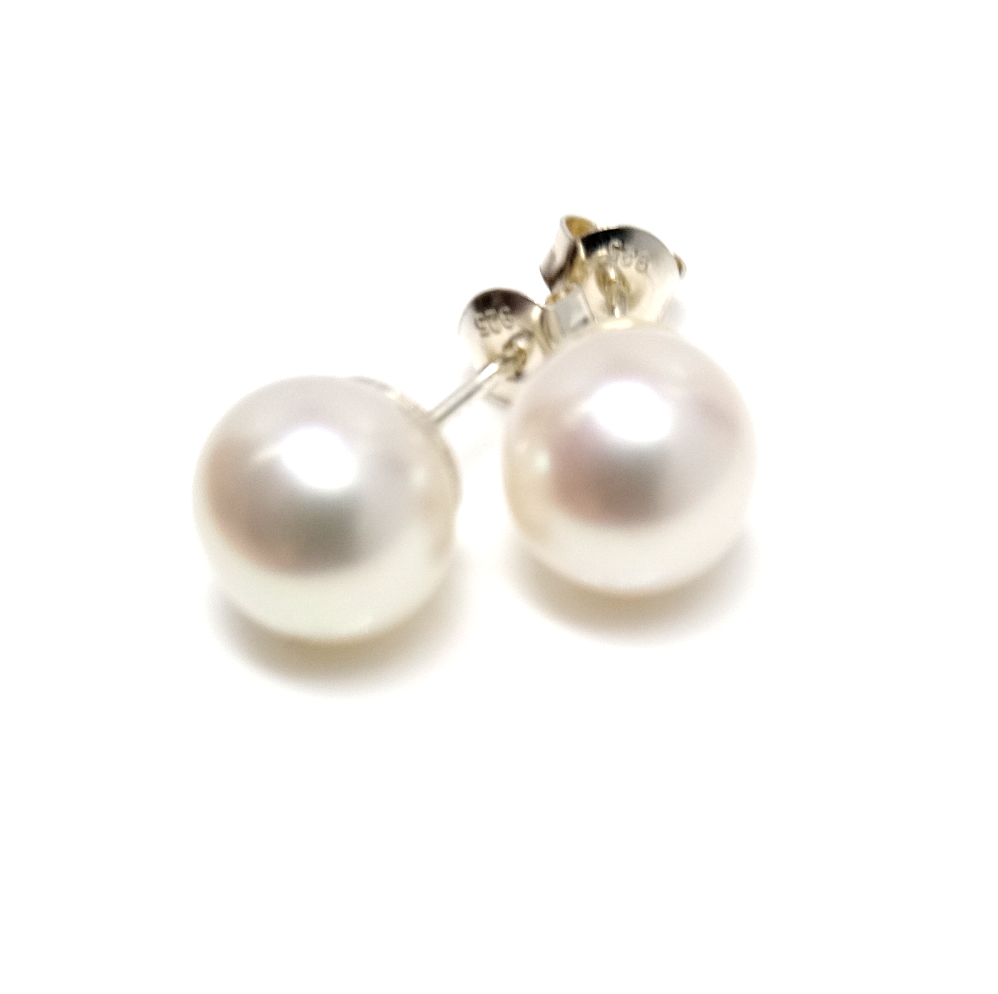 White AAA Round 8-8.5mm Pearl Stud Earrings